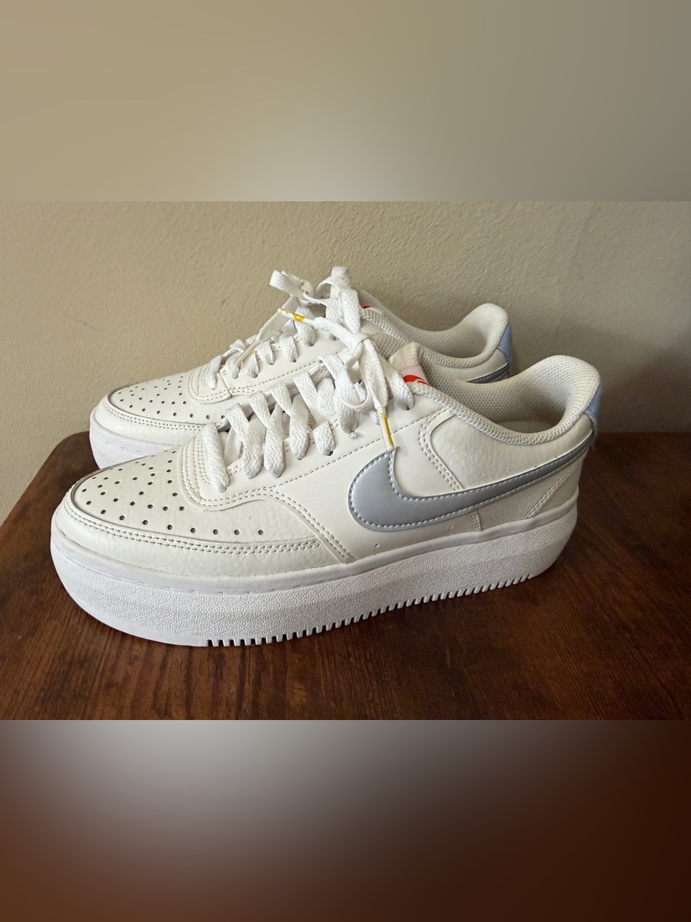 Nike White Court Vision Alta Athletic Sneaker Interior Label Size 9 - Picture 2 of 8